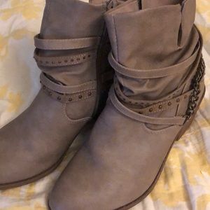 Ankle Booties. EUC